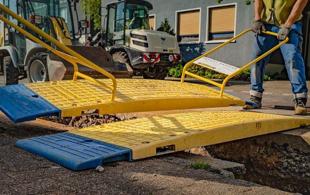 easilift-handles-pair-yellow-traffic-safety-application-ss-p-4